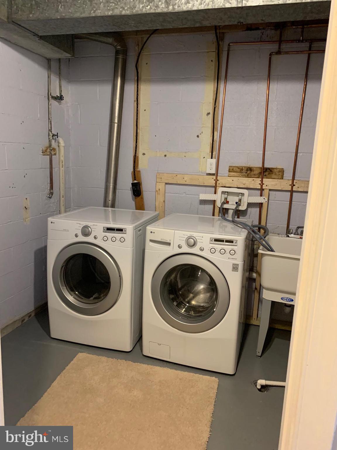 13124 Rock Ridge Lane Woodbridge, VA 22191 - Photo 18 of 20 Laundry Room