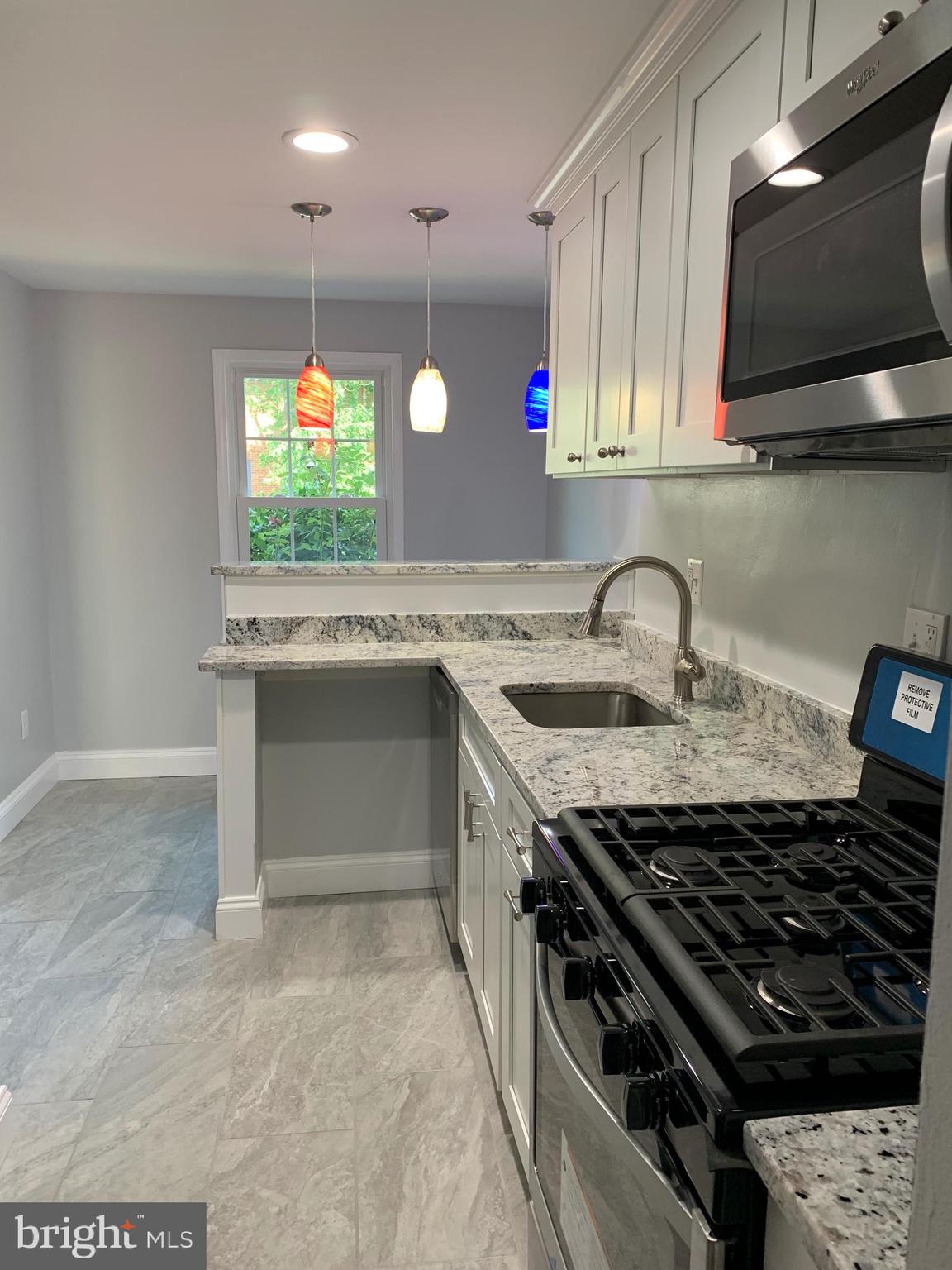 13124 Rock Ridge Lane Woodbridge, VA 22191 - Photo 4 of 20 Beautiful kitchen