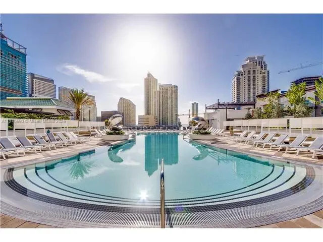 $3,300 | 999 Southwest 1st Avenue, Unit 3210, Miami, FL 33130