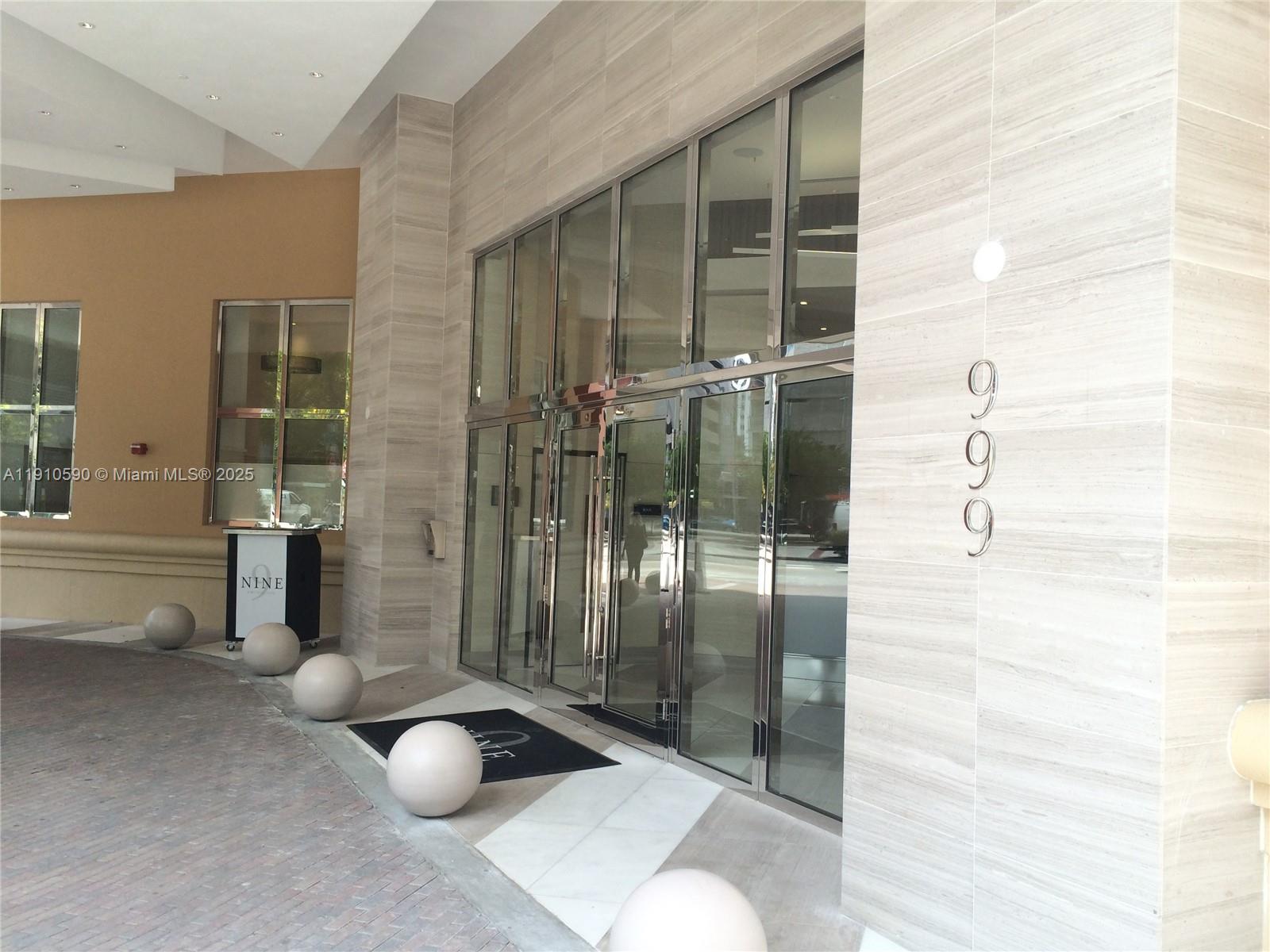 999 Southwest 1st Avenue, Unit 3210 Miami, FL 33130 - Photo 17 of 18