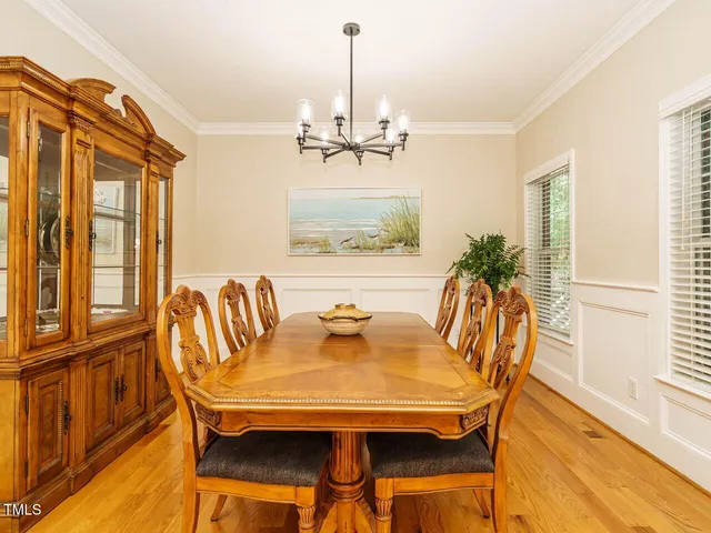a view of livingroom with furniture and windows