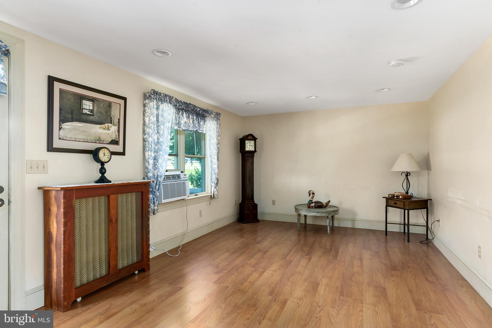 304 Cranbury Road Princeton Junction, NJ 08550 - Photo 3 of 35