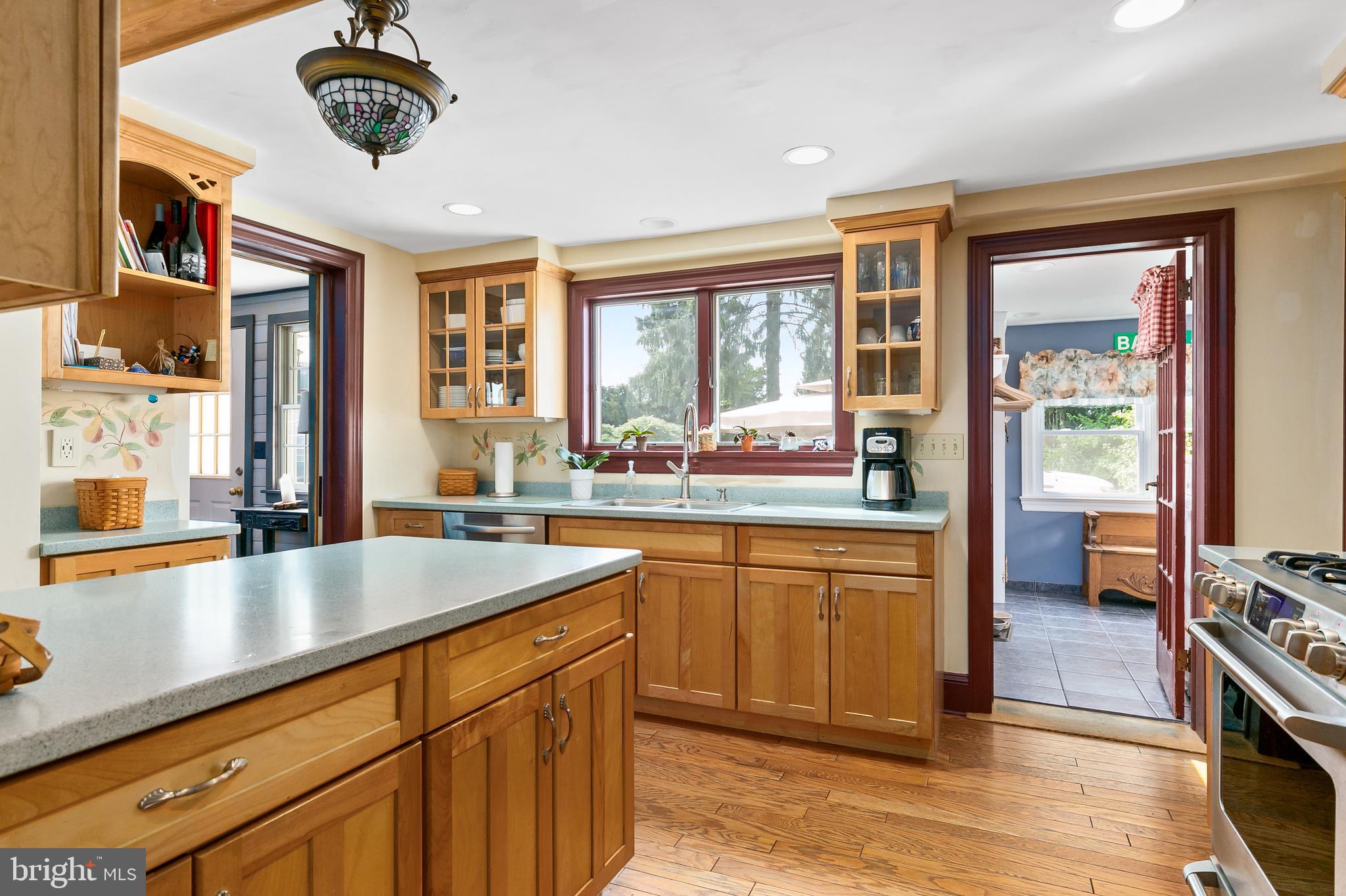 304 Cranbury Road Princeton Junction, NJ 08550 - Photo 8 of 35