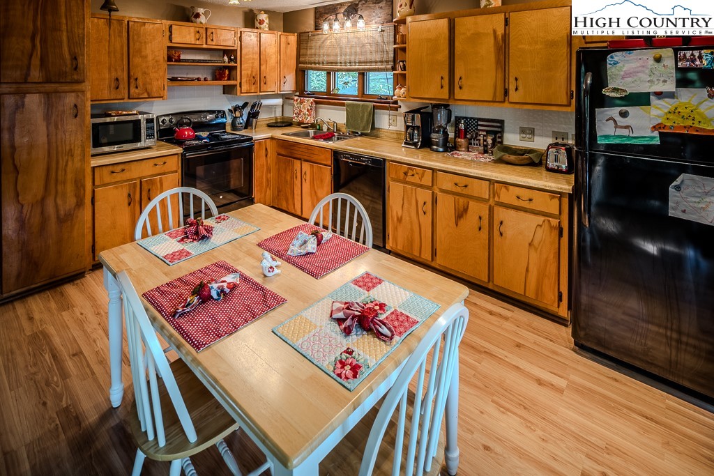 190 Spruce Pine Road Newland, NC 28657 - Photo 17 of 44