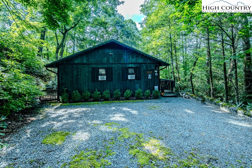 190 Spruce Pine Road Newland, NC 28657 - Photo 2 of 44