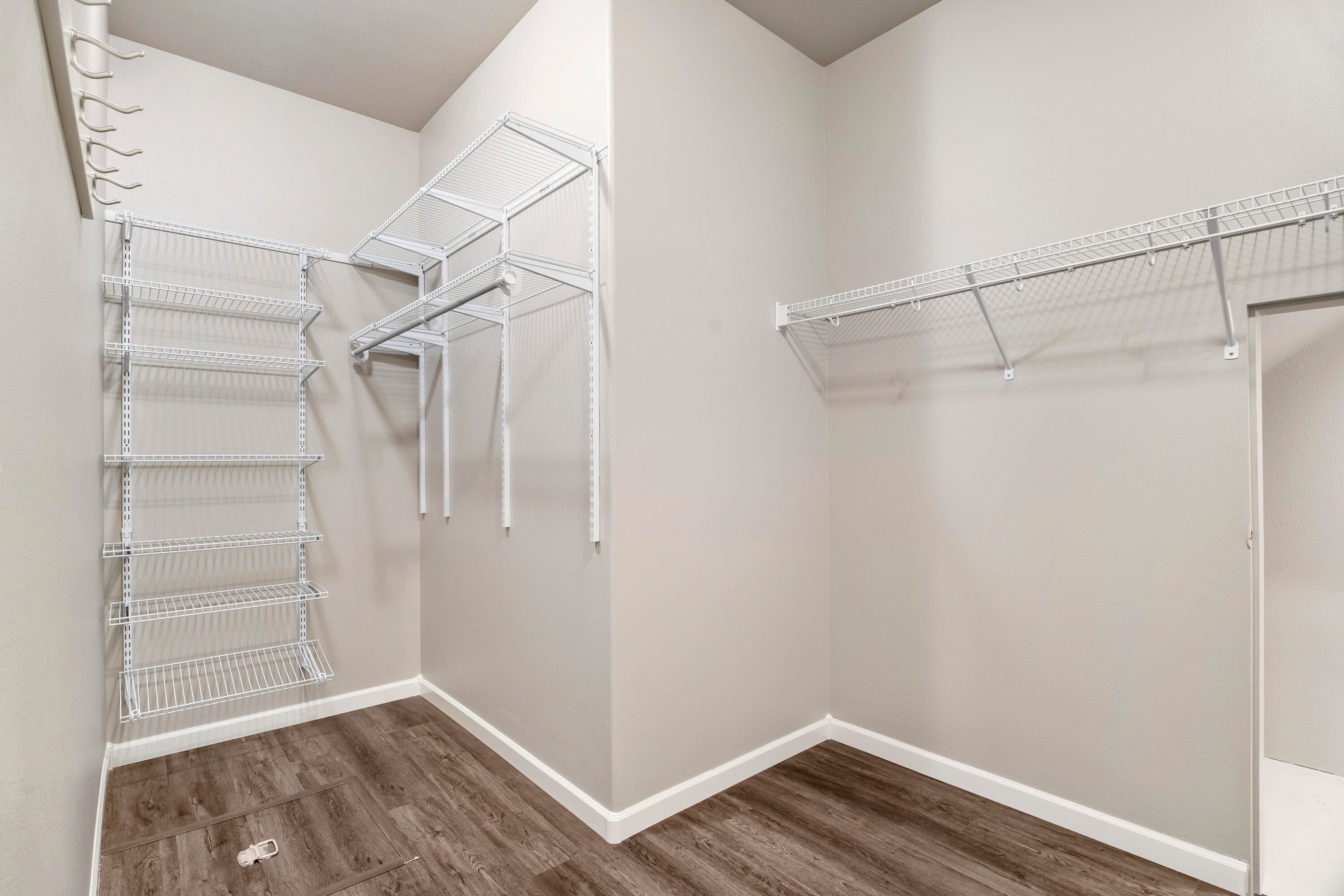 3167 Yellow Ribbon Drive Bend, OR 97701 - Photo 30 of 38 35-Primary Closet