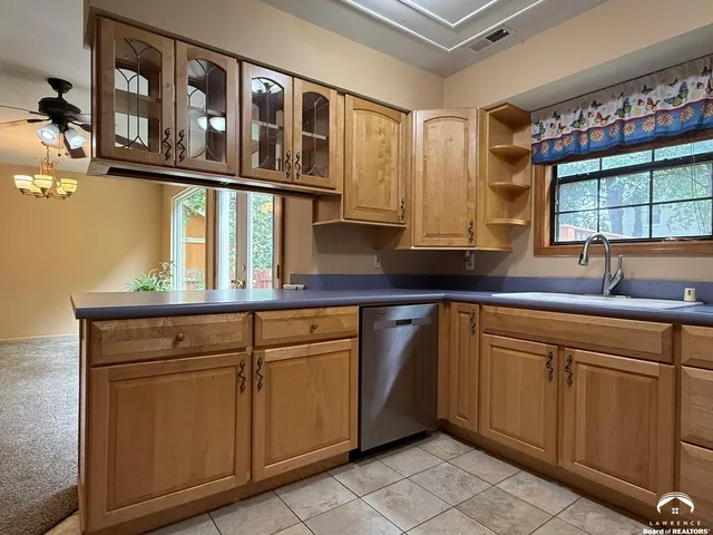 $307,500 | 2516 Kensington Road, Lawrence, KS 66046