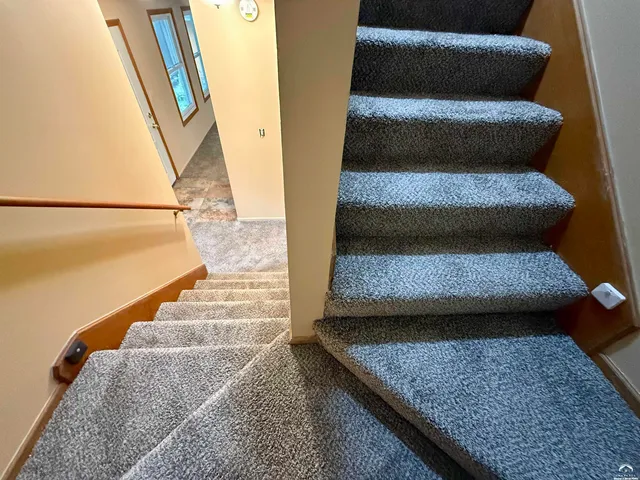 $307,500 | 2516 Kensington Road, Lawrence, KS 66046