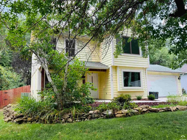 $307,500 | 2516 Kensington Road, Lawrence, KS 66046