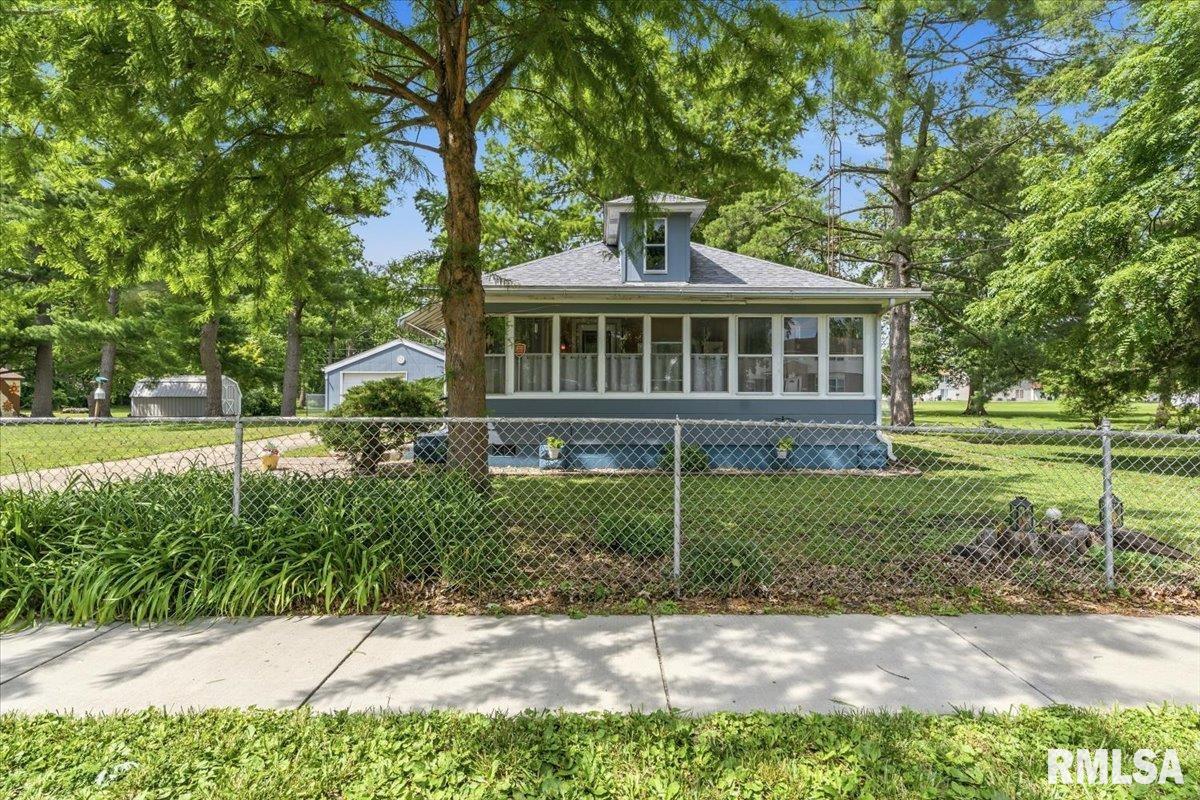 2141 East Watch Avenue Springfield, IL 62702 - Photo 1 of 36