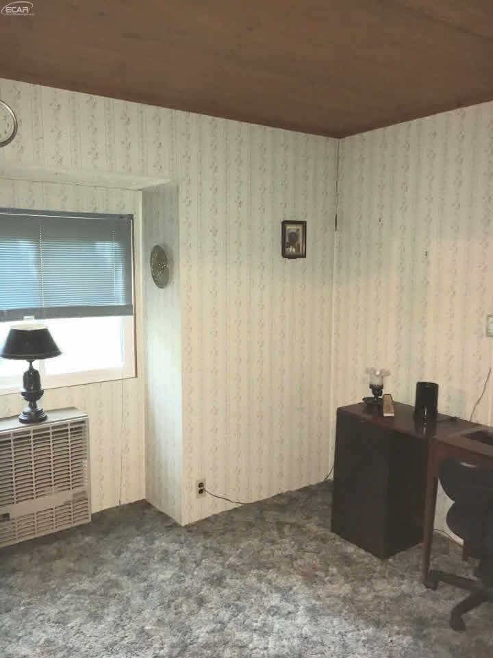 11186 Maple Ridge Way Roscommon, MI 48653 - Photo 9 of 27 21368202-8.JPG