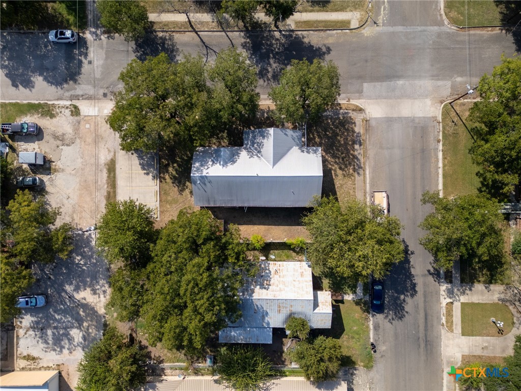 107 West 5th Street Lampasas, TX 76550 - Photo 3 of 32