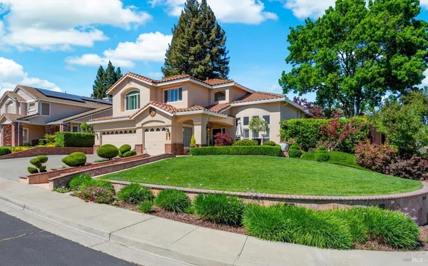 $975,000 | 501 Canyon Oak Drive, Vacaville, CA 95688