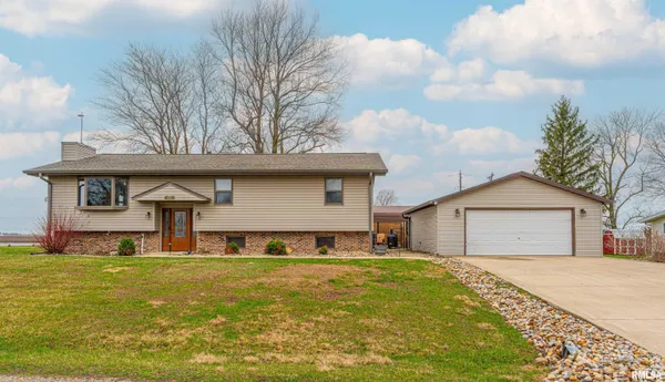 $325,000 | 1301 1411 Avenue, Lincoln, IL 62656