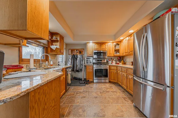 $325,000 | 1301 1411 Avenue, Lincoln, IL 62656