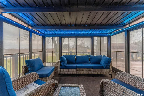 $325,000 | 1301 1411 Avenue, Lincoln, IL 62656