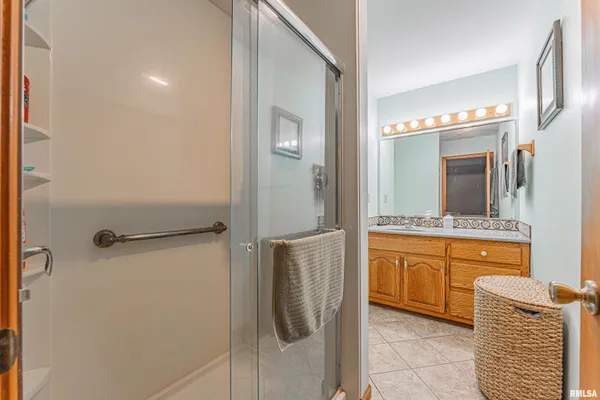 $325,000 | 1301 1411 Avenue, Lincoln, IL 62656