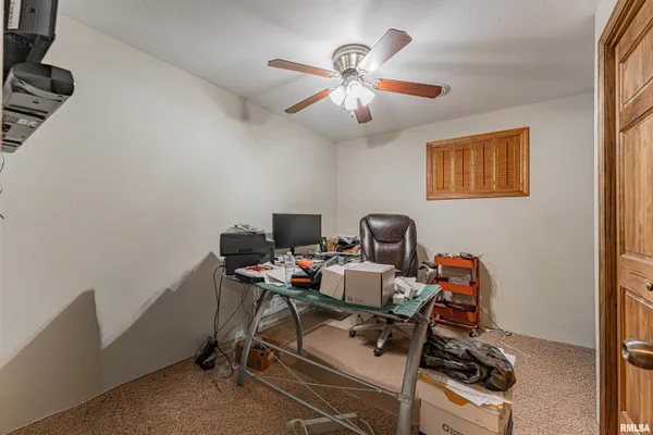 $325,000 | 1301 1411 Avenue, Lincoln, IL 62656