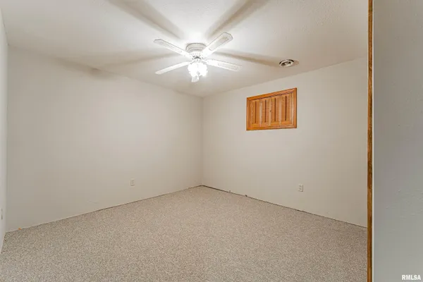 $325,000 | 1301 1411 Avenue, Lincoln, IL 62656