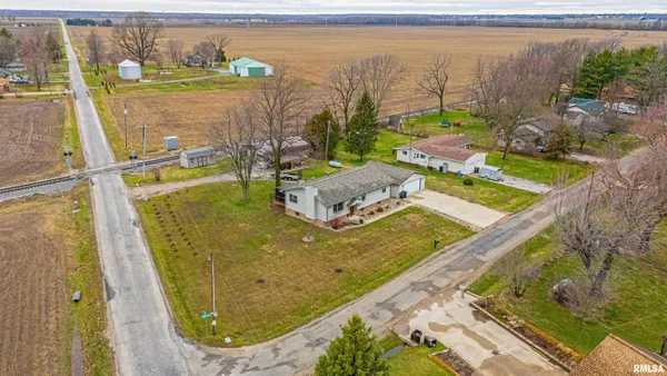 $325,000 | 1301 1411 Avenue, Lincoln, IL 62656