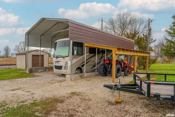 $325,000 | 1301 1411 Avenue, Lincoln, IL 62656