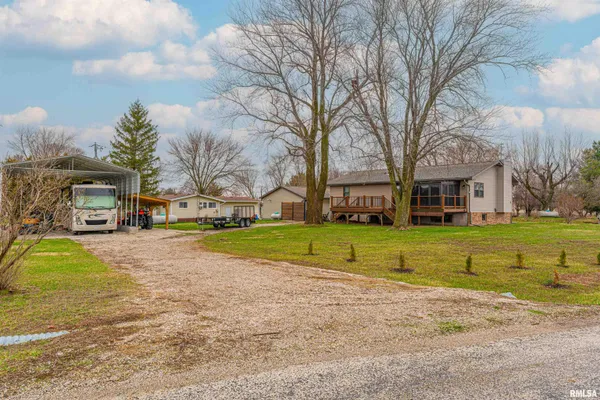 $325,000 | 1301 1411 Avenue, Lincoln, IL 62656