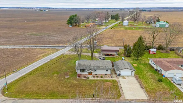 $325,000 | 1301 1411 Avenue, Lincoln, IL 62656