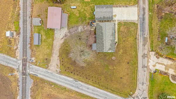 $325,000 | 1301 1411 Avenue, Lincoln, IL 62656