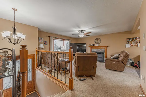 $325,000 | 1301 1411 Avenue, Lincoln, IL 62656