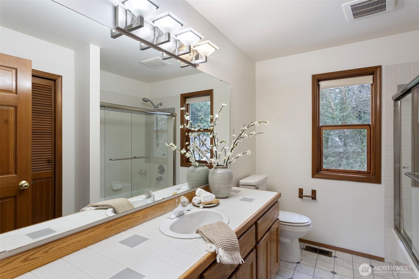 18632 29th Avenue Southeast Bothell, WA 98012 - Photo 23 of 39