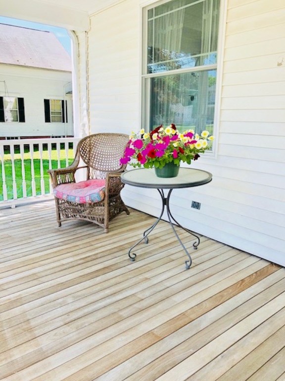 811 Main Street Warren, RI 02885 - Photo 4 of 31