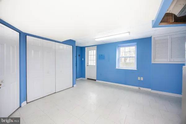 $385,000 | 8 Pilgrim Lane, Drexel Hill, PA 19026