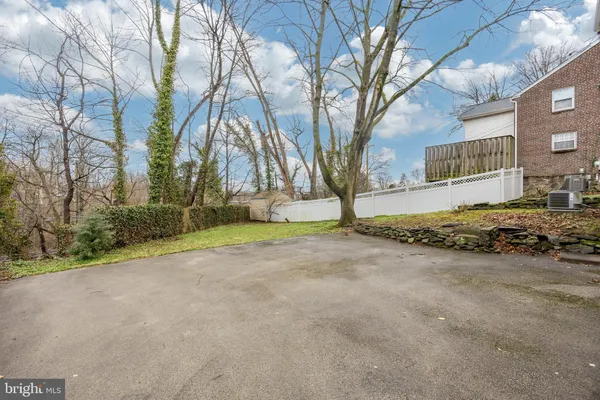 $385,000 | 8 Pilgrim Lane, Drexel Hill, PA 19026