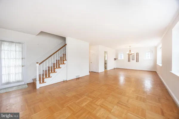 $385,000 | 8 Pilgrim Lane, Drexel Hill, PA 19026