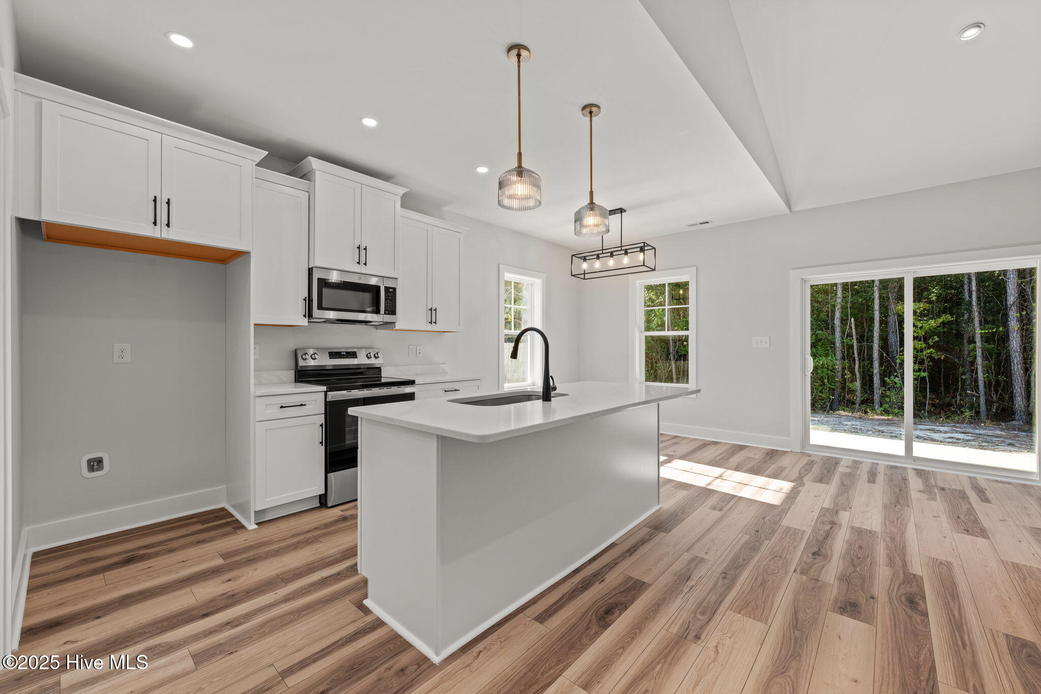 412 Satterfield Drive New Bern, NC 28560 - Photo 14 of 40 29-web-or-mls-DSC_4186