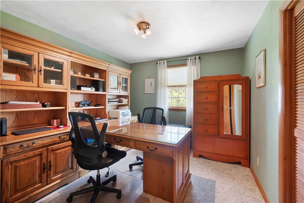 317 Madison Heights Road Madison, PA 15672 - Photo 16 of 32 a workspace with furniture