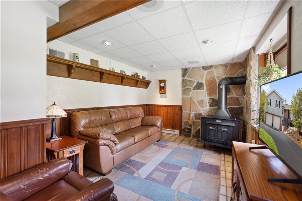 317 Madison Heights Road Madison, PA 15672 - Photo 21 of 32 a living room with furniture