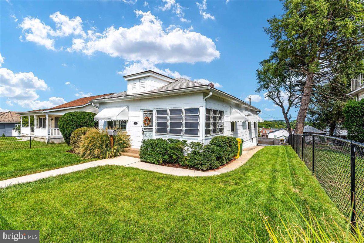 122 West Hilltop Road Baltimore, MD 21225 - Photo 1 of 32 Welcome Home 122 W Hilltop Rd