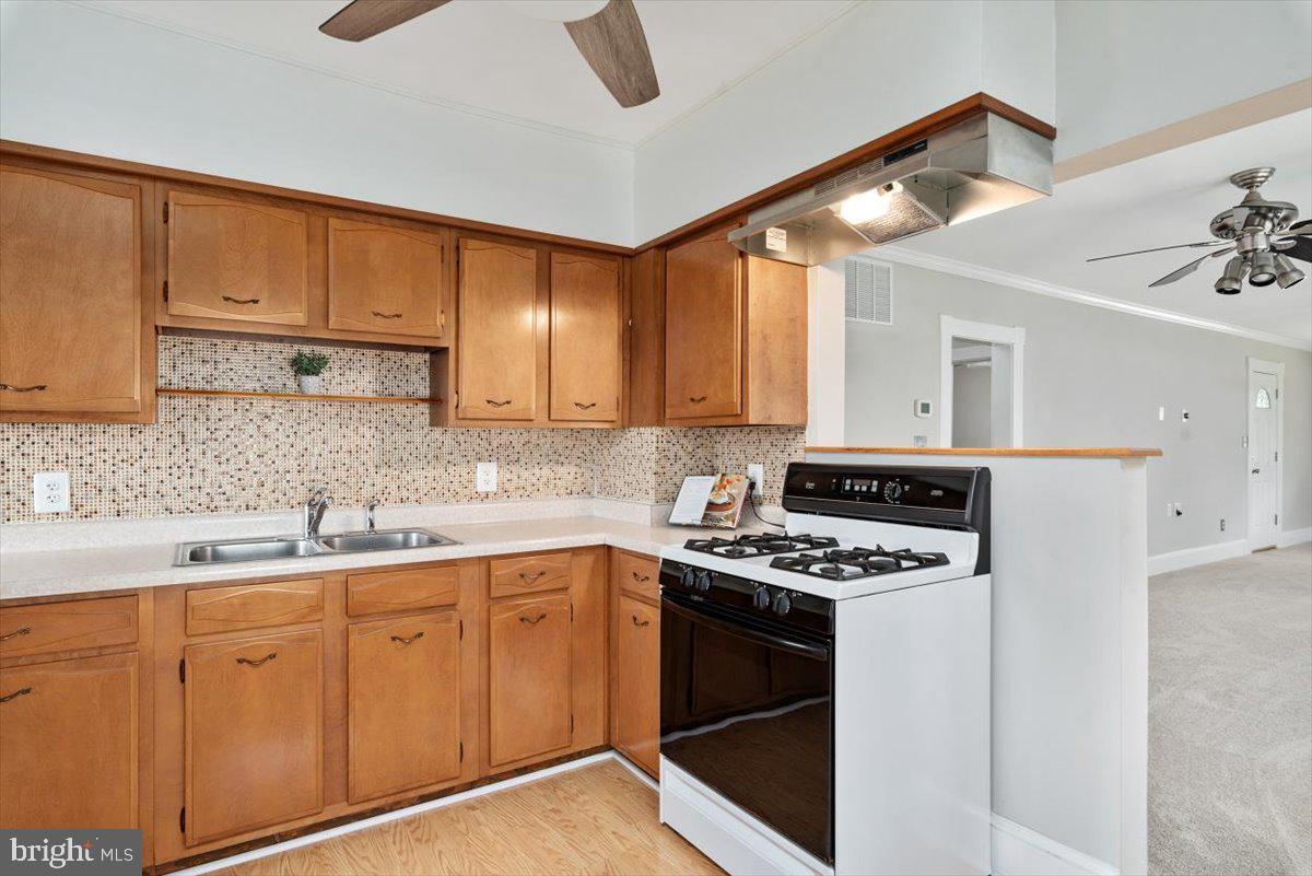122 West Hilltop Road Baltimore, MD 21225 - Photo 18 of 32