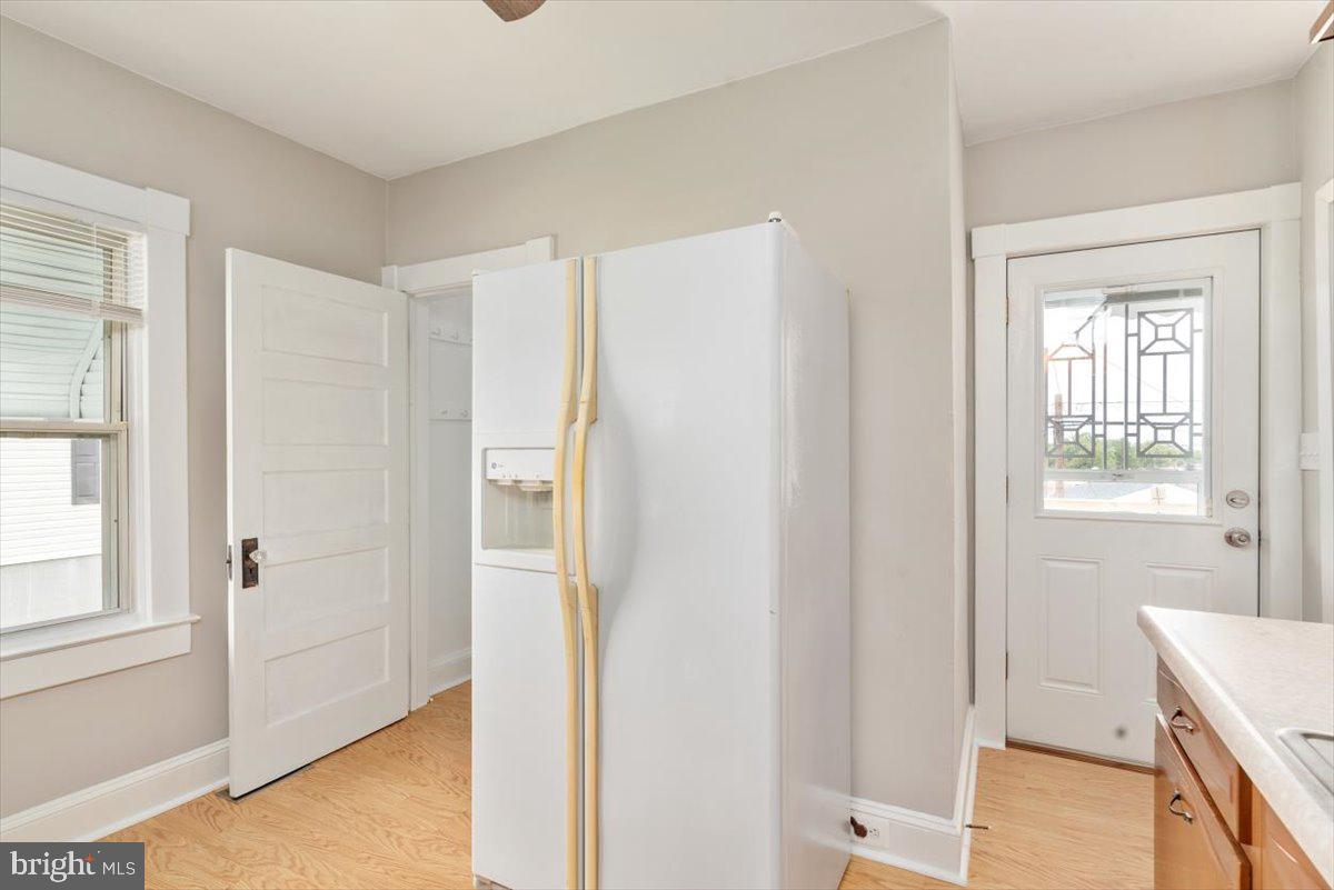 122 West Hilltop Road Baltimore, MD 21225 - Photo 21 of 32