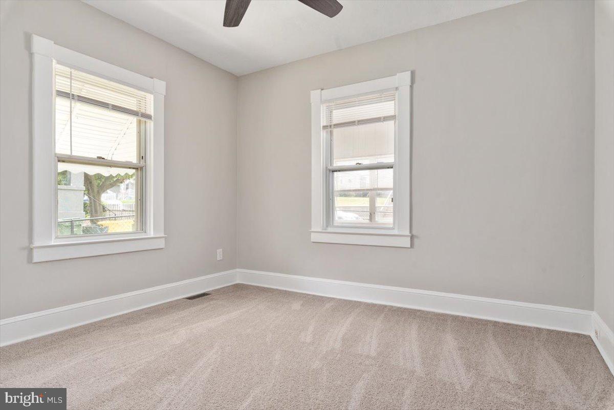 122 West Hilltop Road Baltimore, MD 21225 - Photo 22 of 32 Bedroom 1
