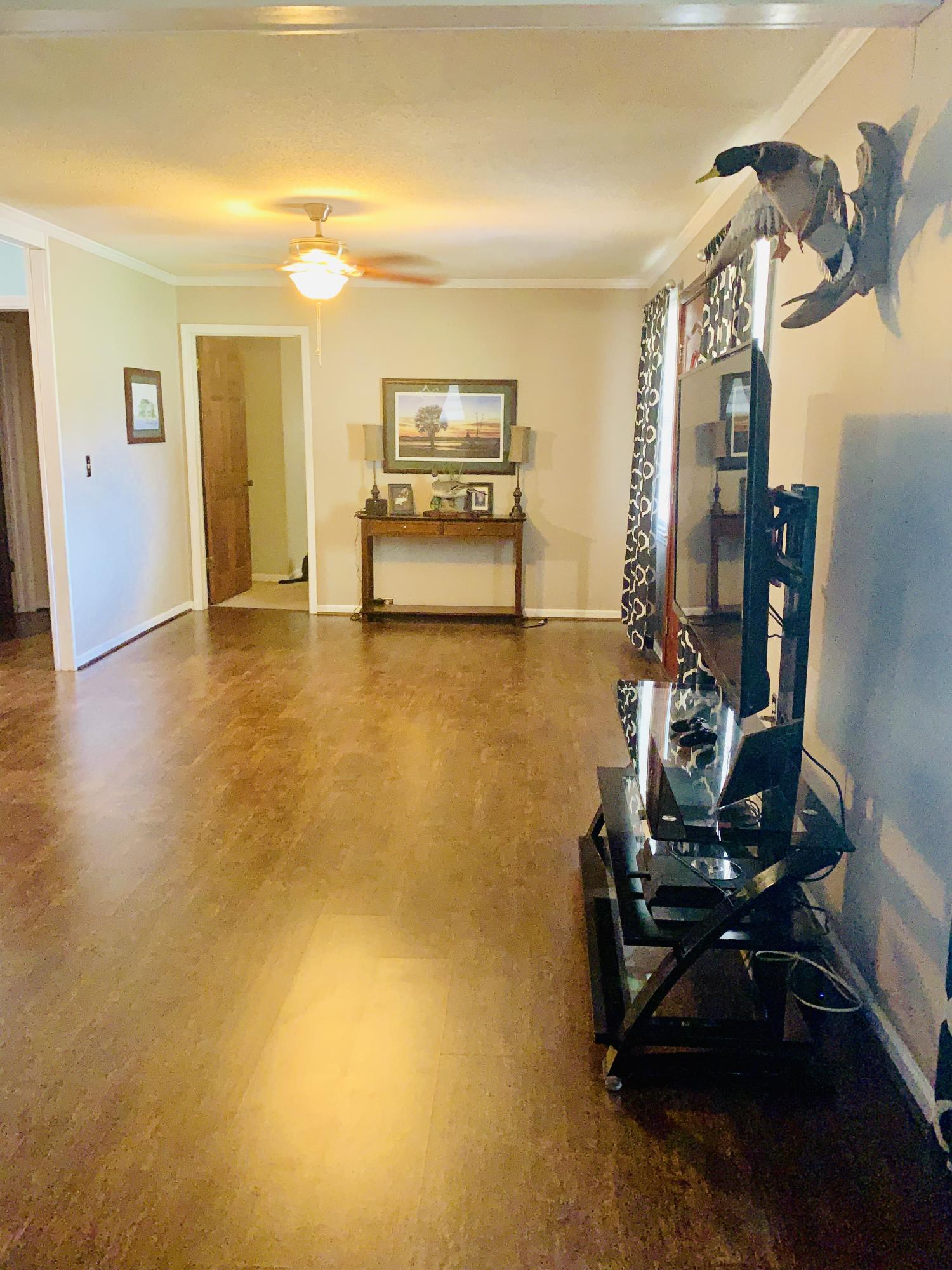 4 I M Graham Road Kingstree, SC 29556 - Photo 2 of 11 Living Room