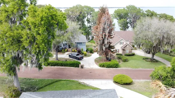 $3,000 | 6846 Lake View Drive, Yalaha, FL 34797