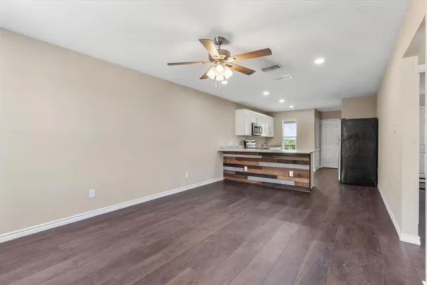 $1,275 | 1406 Courtney Place, Unit A, Cleburne, TX 76033