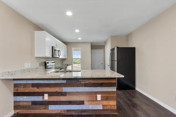 $1,275 | 1406 Courtney Place, Unit A, Cleburne, TX 76033