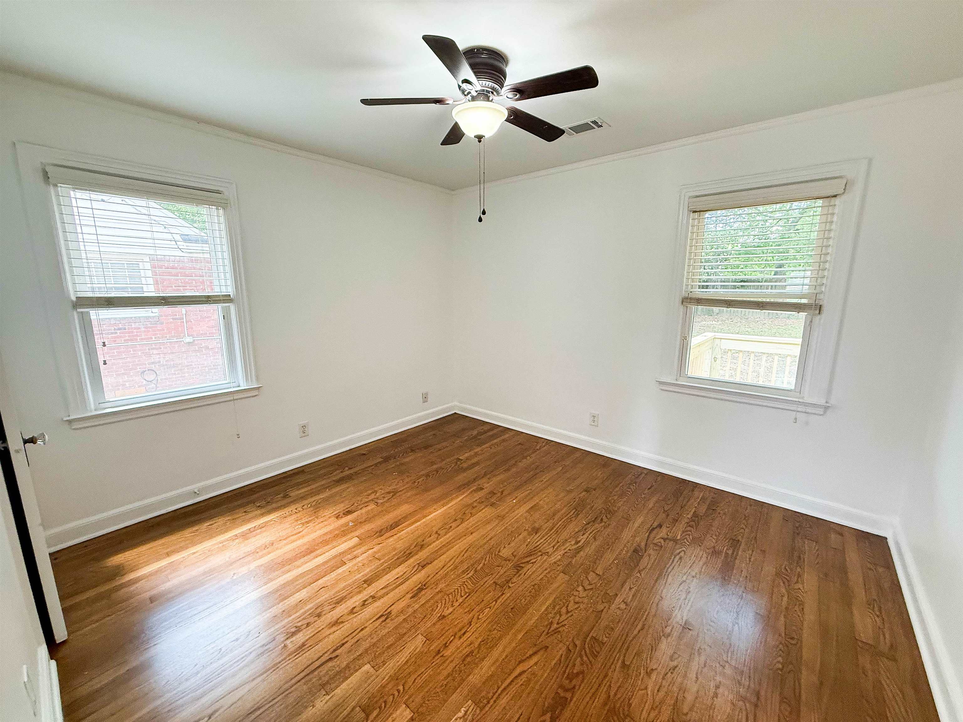 355 Lundee Place Memphis, TN 38111 - Photo 4 of 11
