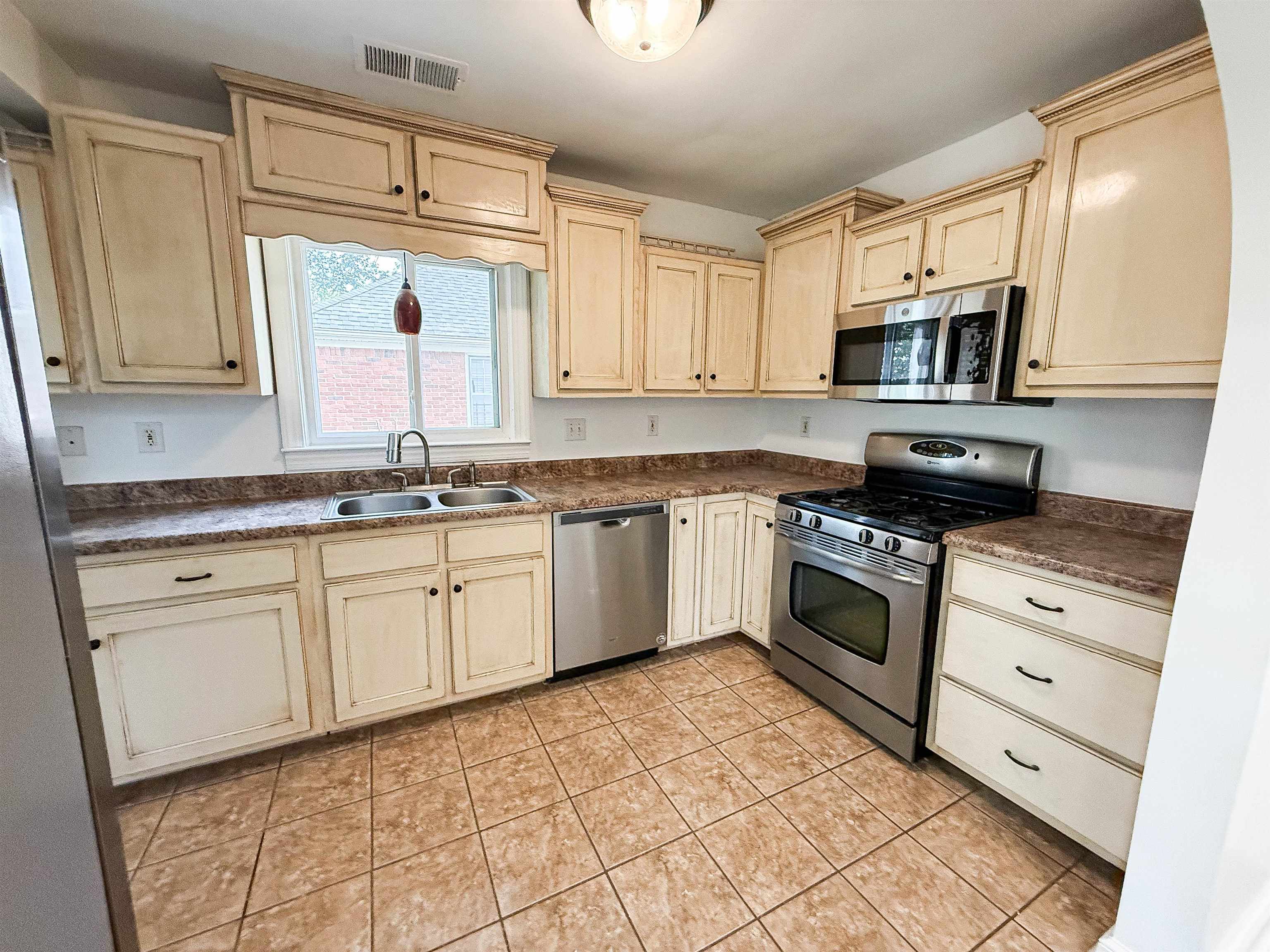 355 Lundee Place Memphis, TN 38111 - Photo 9 of 11