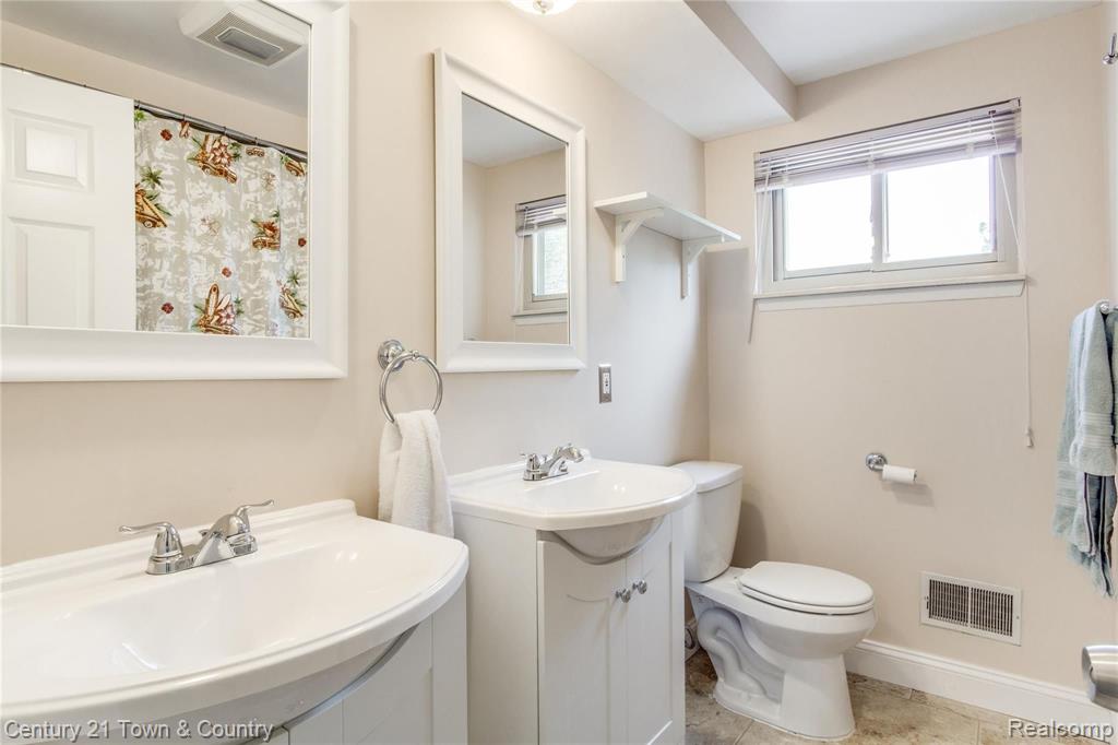 548 Ten Point Drive Rochester Hills, MI 48309 - Photo 37 of 46