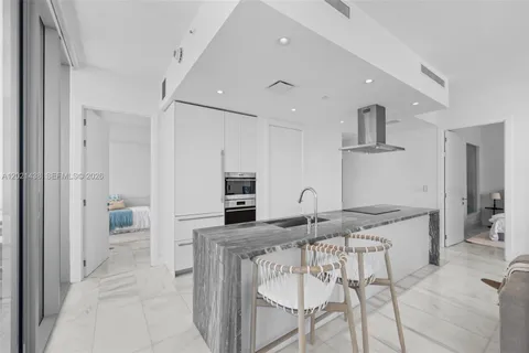 $990,000 | 700 Northeast 26th Terrace, Unit 2105, Miami, FL 33137