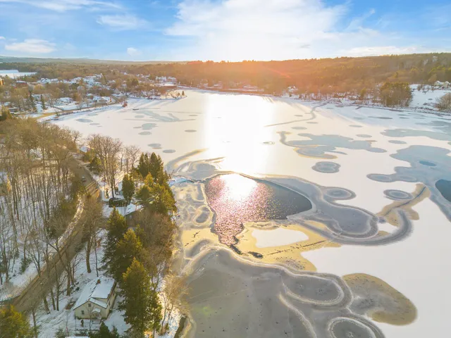 $499,000 | 104 Memorial Drive, Winthrop, ME 04364